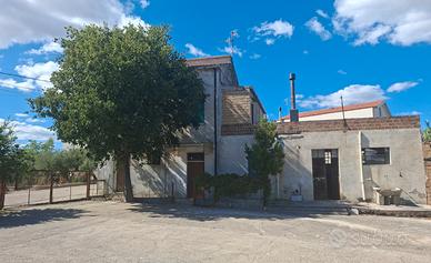 Casa indipendente con terreno