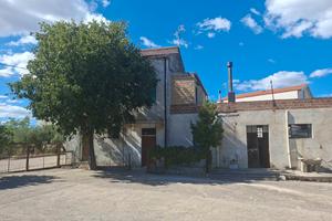 Casa indipendente con terreno