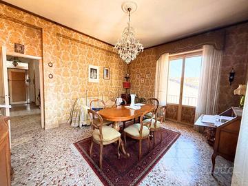 Appartamento di 93 m² con 4 locali a Arezzo