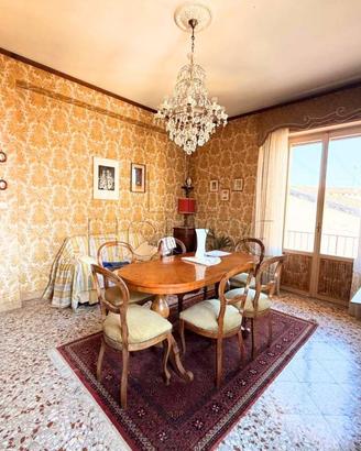 Appartamento di 93 m² con 4 locali a Arezzo