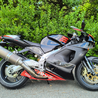 Aprilia RSV 1000 Inscritta storia FMI