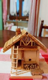 Casetta in legno fatta a mano