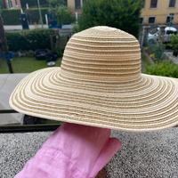 Cappello di paglia nuovo