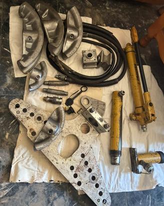 Set di curvatubi idraulico manuale Enerpac
