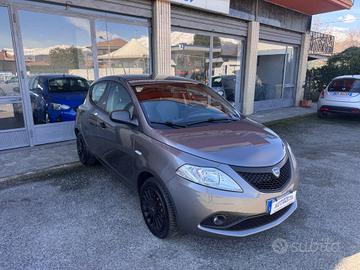 Lancia Ypsilon 1.2 69 CV 5 Black and Noir