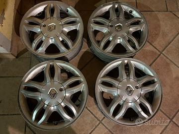 Cerchi in lega Renault