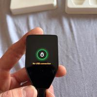 Trezor Safe 5, Nero, Usato - Crypto Wallet