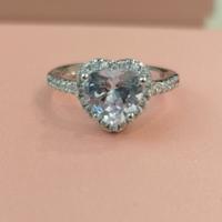 Anello in argento a cuore 