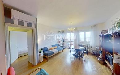 Ampio e luminoso trilocale con box e cantina