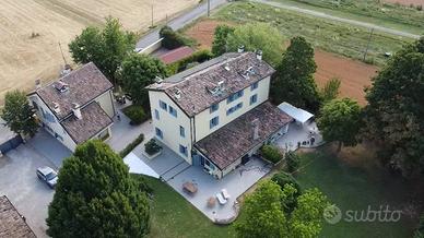 Villa di 400 m² con più di 5 locali e box auto a M
