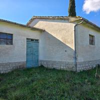 Cetona (S): magazzino da ristrutturare