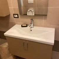 Mobile bagno, specchio retroilluminato e pensili