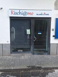 Negozio in pieno centro ad Ischia Porto