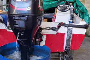 Barca motore e carrello