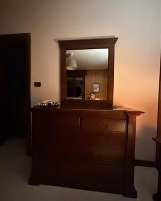 Comò in legno massello con specchiera