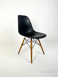 Sedia design Vitra DSW