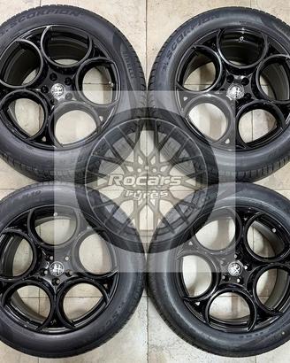 Cerchi neri Alfa Romeo Stelvio e pneumatici estivi