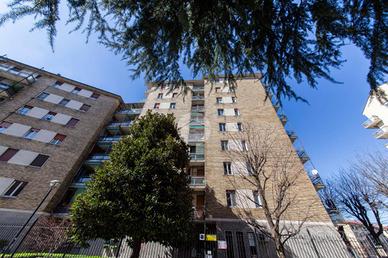 2 LOCALI A MILANO