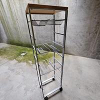 Carrello multiuso in metallo con ripiani estraibil