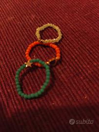 Anelli a perline colorate