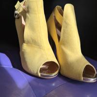 Scarpe con tacco in camoscio