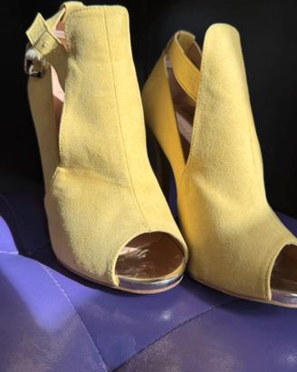 Scarpe con tacco in camoscio