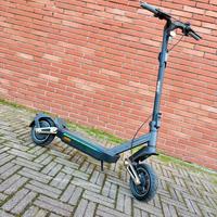 Navee ST3 Pro monopatino elettrico 1350w 40 km/h