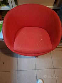 Poltrona girevole rossa
