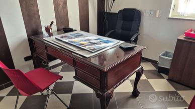 scrivania in legno