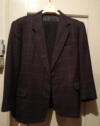 Abito di sartoria completo uomo elegante invernale