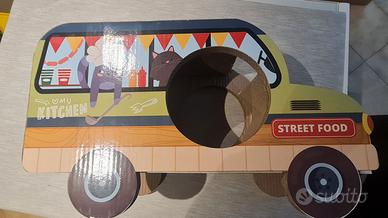 Tiragraffi /cuccia  gatto a forma automobile