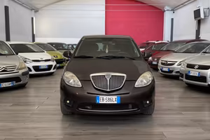 Lancia Ypsilon 1.2 Versus
