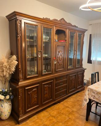 Credenza in legno massiccio