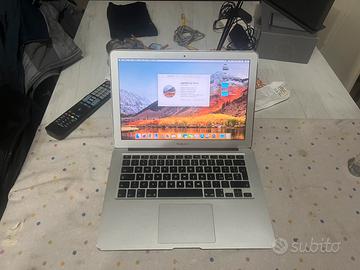 Macbook Air funzionante anche per ricambi