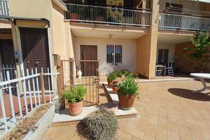 4 LOCALI A NEPI