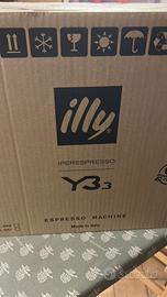 Macchina caffe Illy y3 bianca