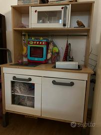 Cucina gioco IKEA in legno completa di accessori