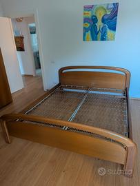letto matrimoniale in legno con reti