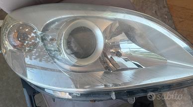 Faro destro  mercedes classe b 200