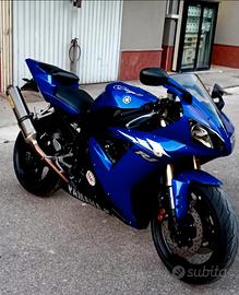 Yamaha R1 yzf 1000