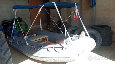 Gommone tender in vetroresina