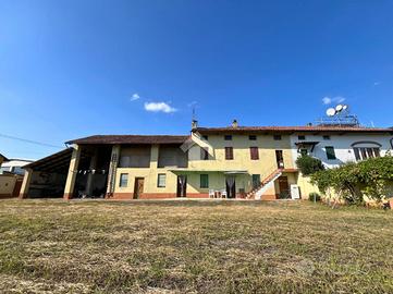 CASA SEMINDIPENDENTE A PEZZANA