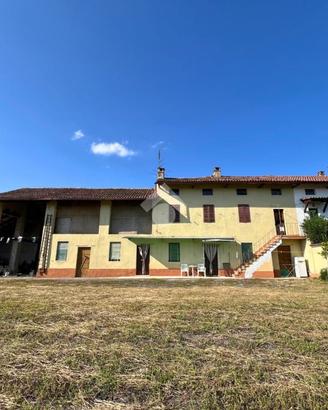 CASA SEMINDIPENDENTE A PEZZANA