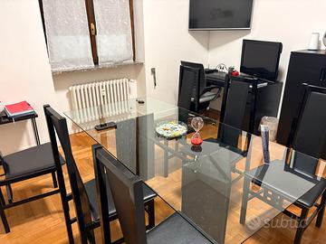Tavolo in vetro certificato con 6 sedie