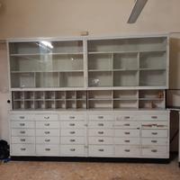 grande mobile da laboratorio/ufficio