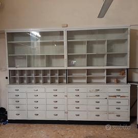 grande mobile da laboratorio/ufficio