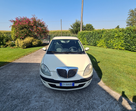 Lancia ypsilon anno 2005