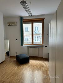 Via Cilea vomero ristrutturato e arredato