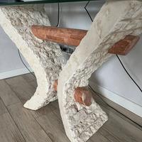 Tavolo Moderno a V in Pietra Fossile e Vetro