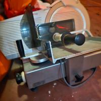 Affettatrice professionale elettrica